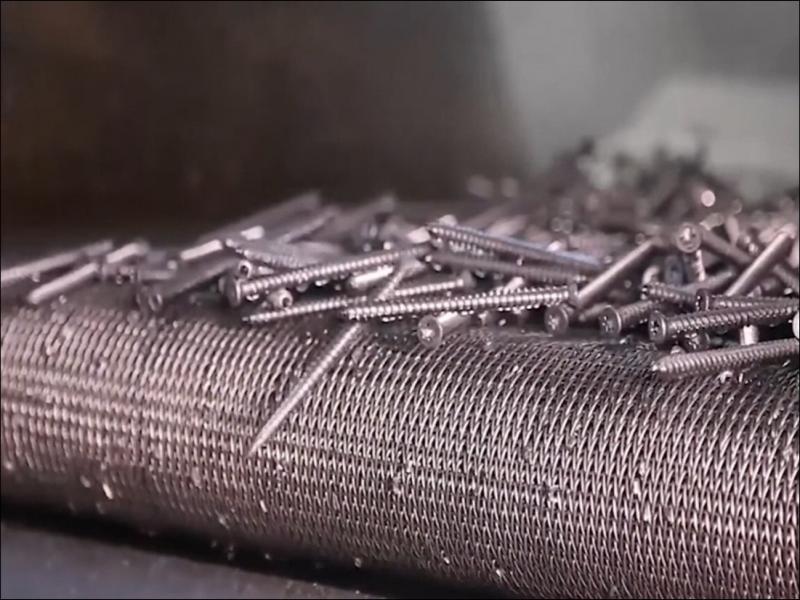 How to avoid mesh belt jamming？- Heat treatment mesh belt furnace